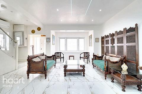4 bedroom semi-detached house for sale, Princes Park Lane, Hayes