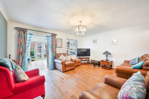 3 bedroom semi-detached house for sale, Cardinal Close, Worcester Park