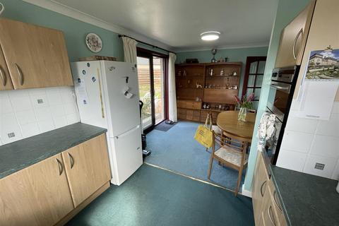 3 bedroom detached bungalow for sale, 8 Crawford Park, Springfield