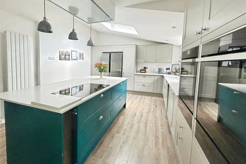 4 bedroom house for sale, Highland Close, Emsworth, Hampshire
