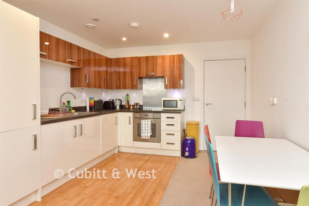 Lounge/ Kitchen