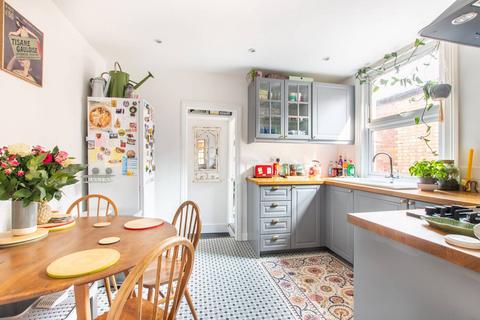 1 bedroom flat for sale, Chapter Road, Willesden, London, NW2