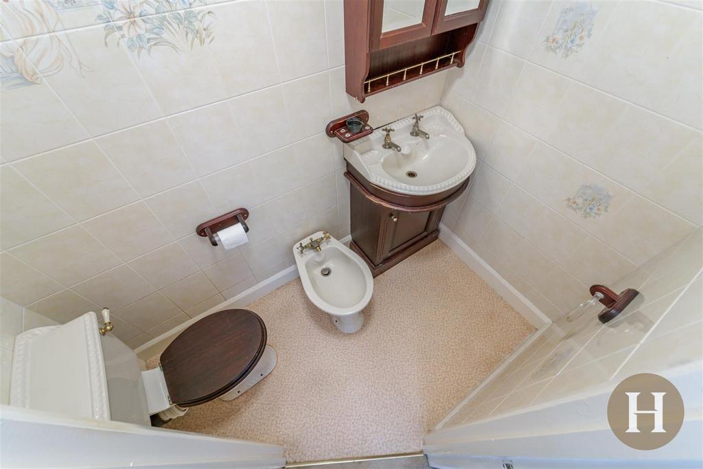 Shower Room/ WC