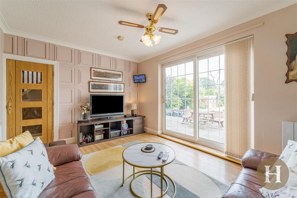 Hadleigh Estate Agents-12.jpg