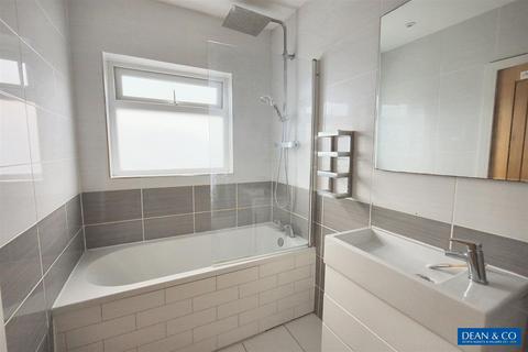 4 bedroom end of terrace house for sale, Findon Close, Hove