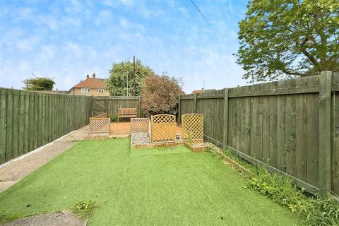 3 bedroom end of terrace house for sale, Dent Road, Hull