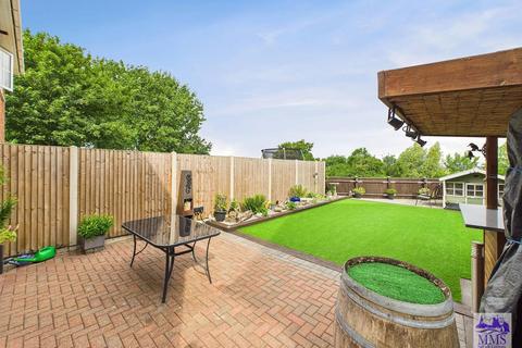 2 Church Close, Cliffe, Rochester, ME3 7UT