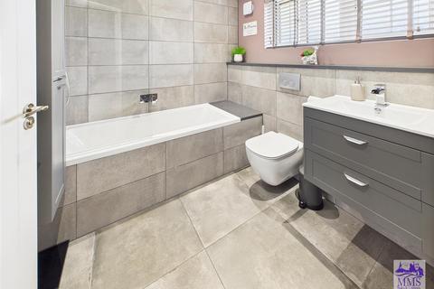 2 Church Close, Cliffe, Rochester, ME3 7UT