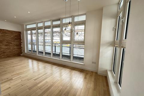 3 bedroom flat for sale, 338 Meadowside Quay Walk, Glasgow Harbour, Glasgow