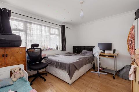 2 bedroom semi-detached bungalow for sale, Alderbury Road, Langley SL3