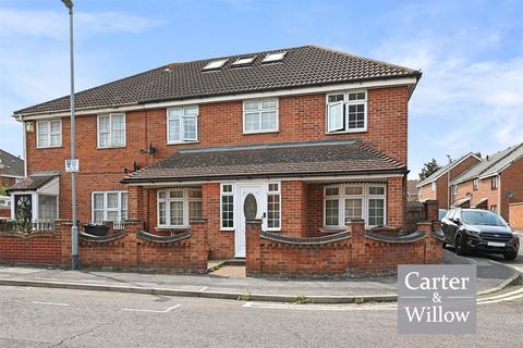 4 bedroom semi-detached house for sale, Burdetts Road, Dagenham, Essex