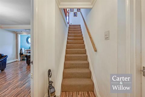 4 bedroom semi-detached house for sale, Burdetts Road, Dagenham, Essex