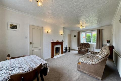 3 bedroom semi-detached house for sale, Mountfield Road, Waterloo, Huddersfield, HD5 8RA