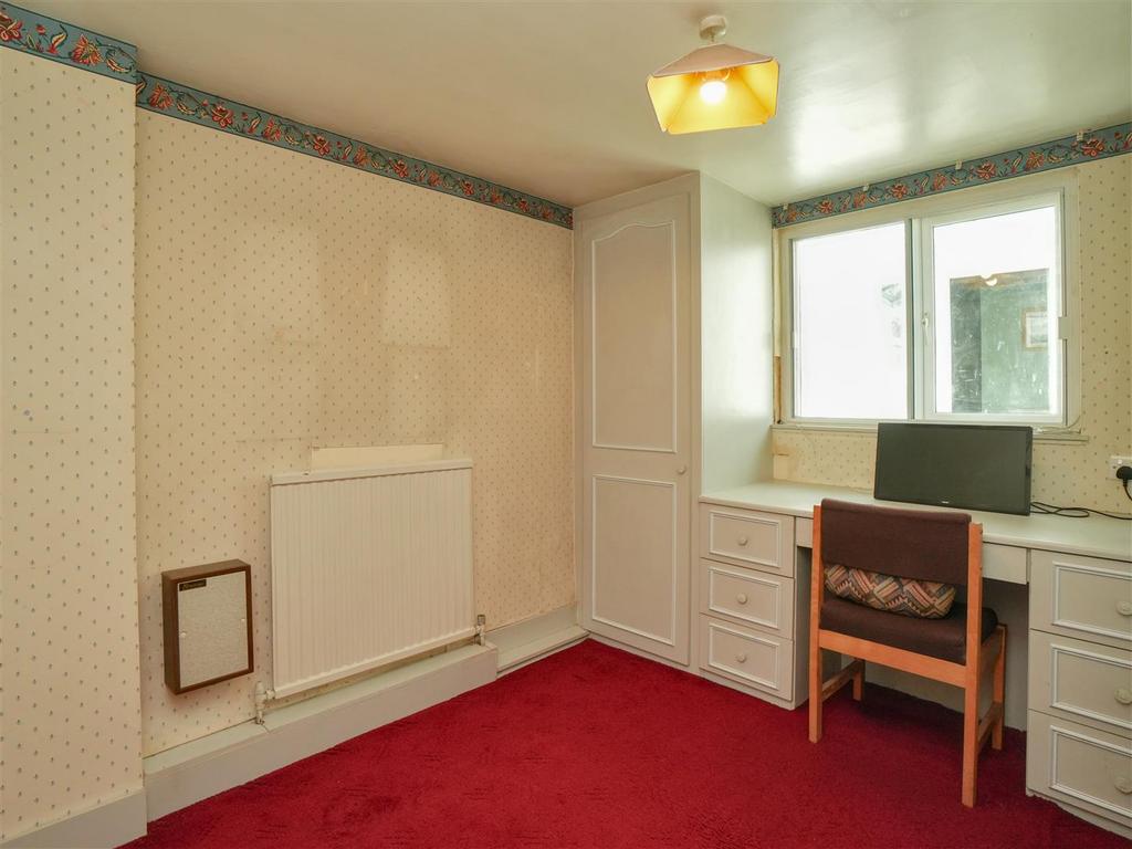 Bedroom / Study