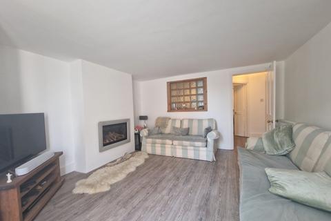 1 bedroom flat to rent, The Beach, Deal, CT14