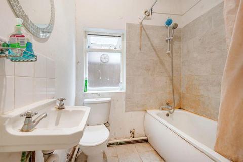 2 bedroom flat for sale, Arcadian Gardens - Flat A, London, London, N22