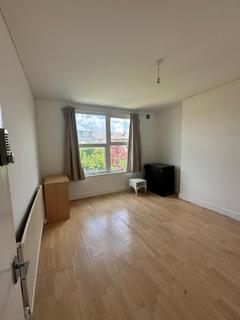 2 bedroom flat to rent, Bosworth Road, Bounds Green, London, N11