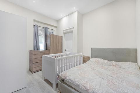 undefined, Green Lanes, London, N13