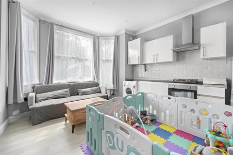 undefined, Green Lanes, London, N13