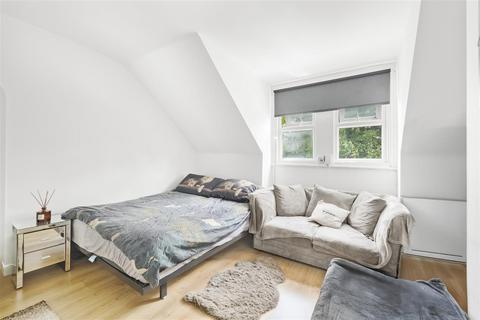 undefined, Green Lanes, London, N13