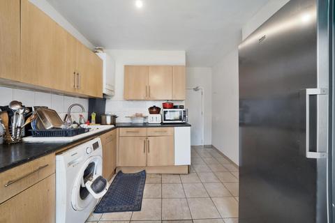 3 bedroom flat for sale, Carlingford Road, London, London, N15