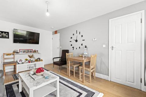 2 bedroom flat for sale, Woodrow Court, Heybourne Road, Tottenham, N17