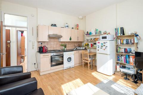 1 bedroom flat for sale, Belmont Road - Flat D, Turnpike Lane, London, N15