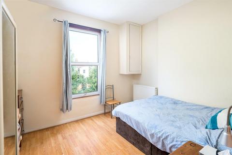 1 bedroom flat for sale, Belmont Road - Flat D, Turnpike Lane, London, N15