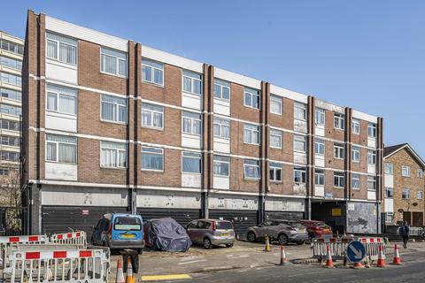 Bensham Manor Road, Thornton Heath, CR7