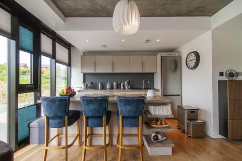 2 bedroom apartment for sale, Duke Street, Smiths Dock, North Shields
