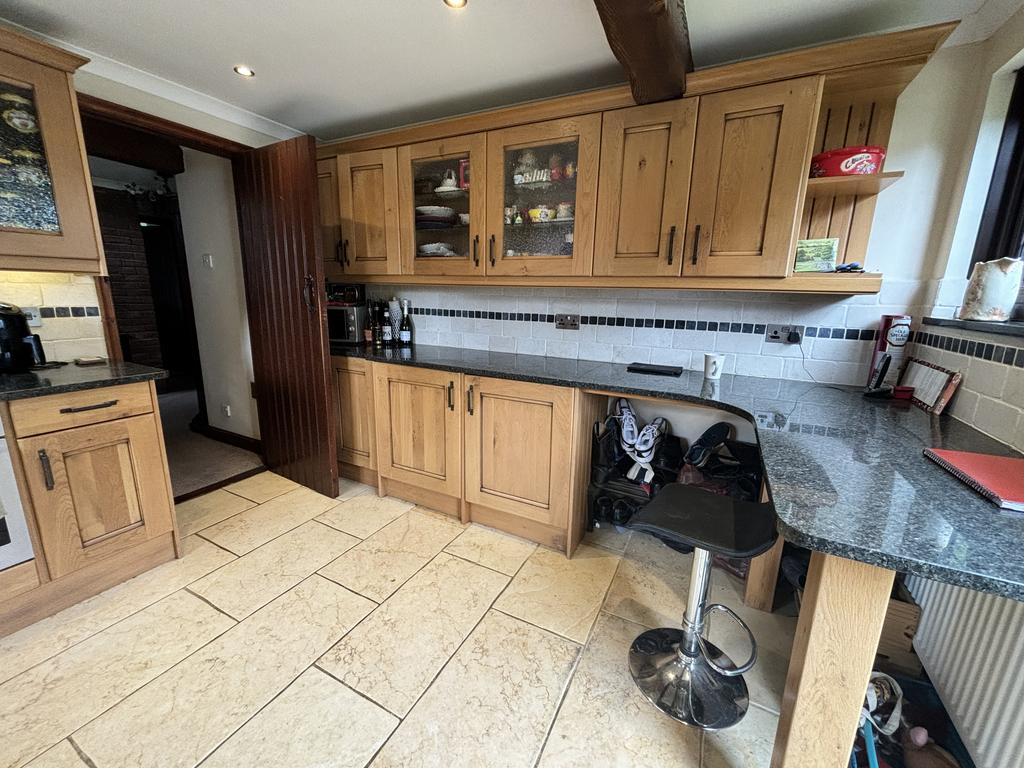 Kitchen/ Breakfast Room