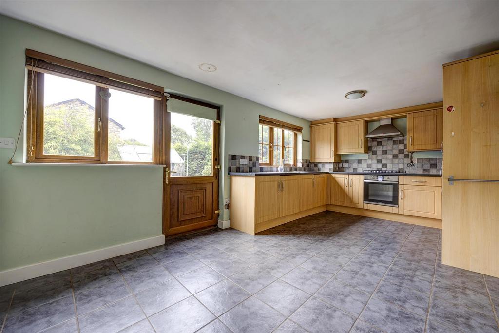 Kitchen 02.jpg