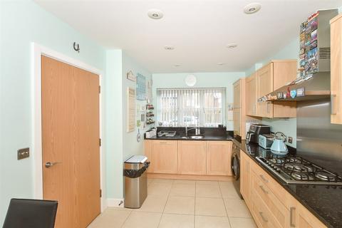 4 bedroom townhouse for sale, Nassau Drive, Crowborough, East Sussex