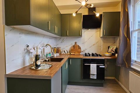 1 bedroom flat to rent, Sterndale Road, London