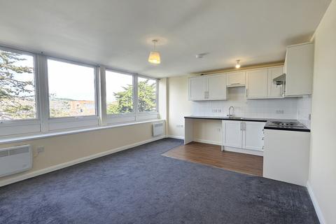 2 bedroom flat to rent, Norton Road, Newhaven, BN9