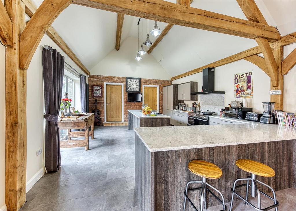 Dog Leg Barn-kitchen3.jpg