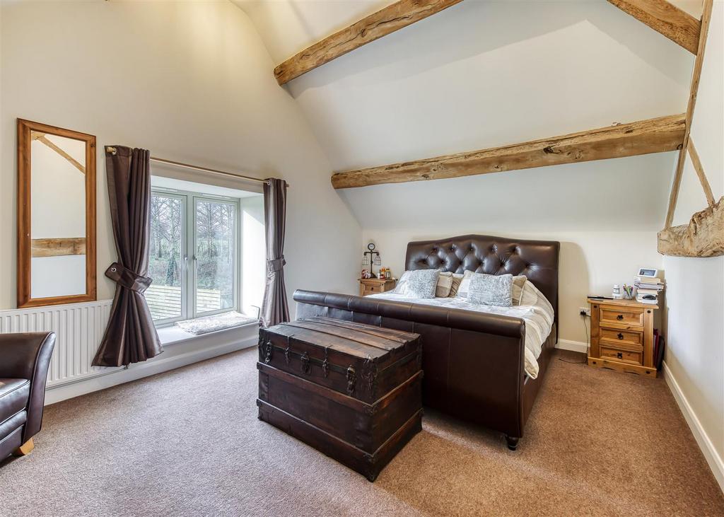 Dog Leg Barn-bed1a.jpg