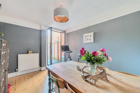 34 Albany Road, Salisbury, SP1 3YH