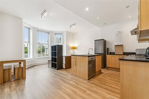 2 bedroom apartment to rent, Bedford Hill, London, SW12