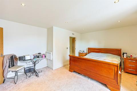 3 bedroom apartment for sale, Heritage Avenue, Beaufort Park, Colindale, NW9