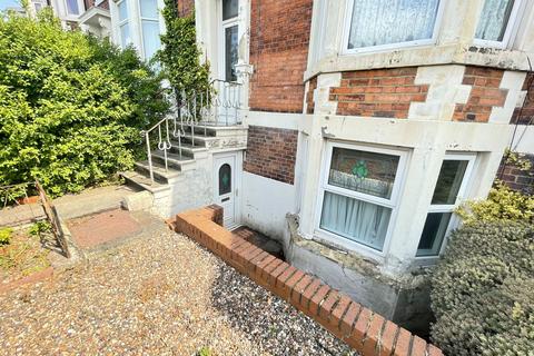 6 bedroom terraced house for sale, Belgrave Terrace, South Shields, Tyne and Wear, NE33 2RX