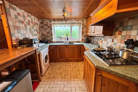 4 bedroom property with land for sale, Pencader SA39