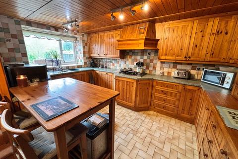 4 bedroom property with land for sale, Pencader SA39