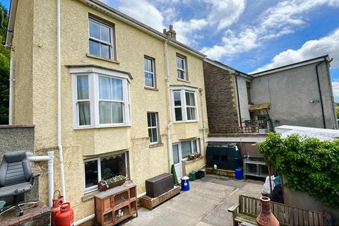 4 bedroom property with land for sale, Pencader SA39