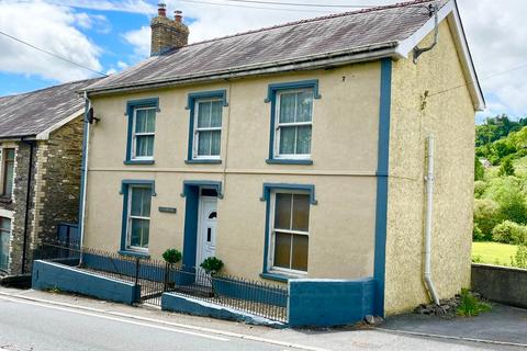 4 bedroom property with land for sale, Pencader SA39