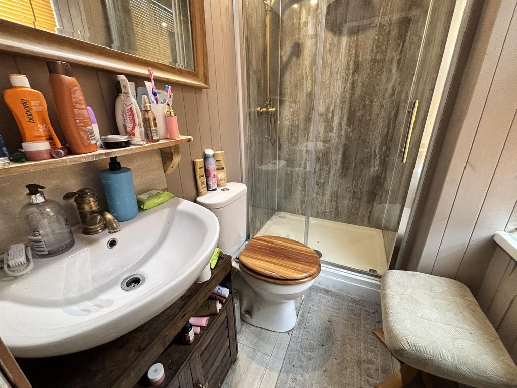 En Suite 1