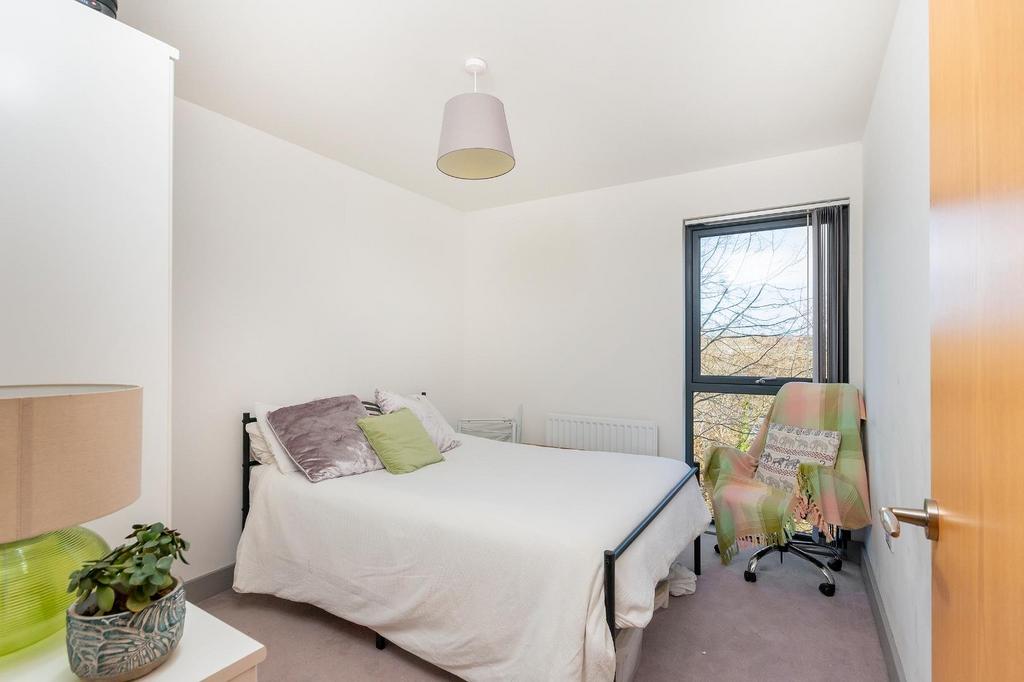 4 P5 W4 AV - Bedroom B.jpg