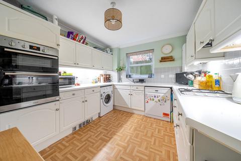 2 bedroom flat for sale, Park Road, Beckenham, Kent, BR3