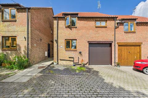 2 Bracken Row, Fridaythorpe, Driffield, YO25 9SF