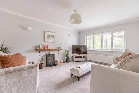 36 The Avenue, Wraysbury, Staines, TW19 5HA